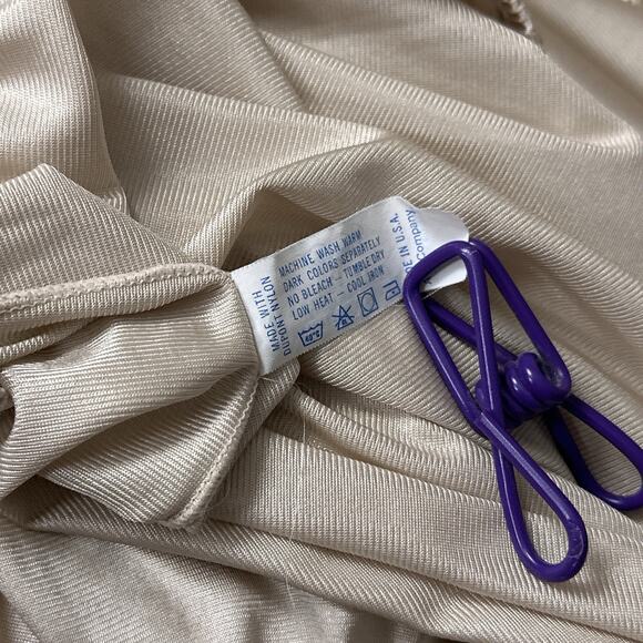 Vintage Vanity Fair Beige Nylon Antron III Half Slip Large Scalloped Scroll Lace - Picture 6 of 7